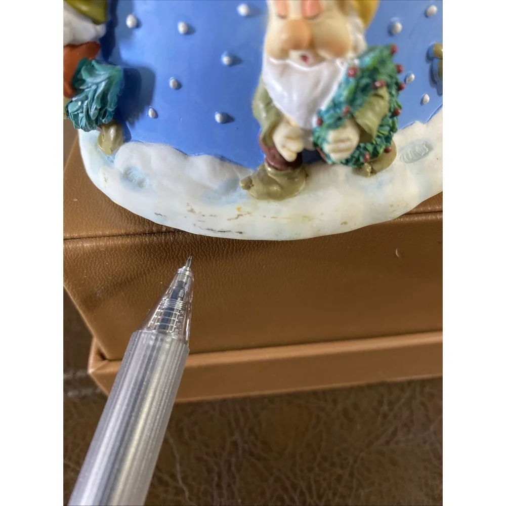 DISNEY PRINCESS SNOW WHITE MUSICAL Globe 